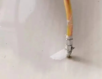 青浦瓷砖空鼓维修公司专业解答在瓷砖铺贴过程中，如果使用的砂料过粗（如全部使用了粗砂），可能会导致以下问题